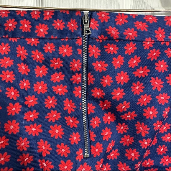 ALICE + OLIVIA Michiko Pintuck Daisy Print Pants Navy/Red Size 10 - Picture 4 of 11